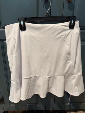 Women’s White Flounce Hem Skirt